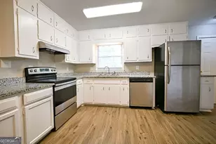 2460 Rolling Acres Dr SW, Conyers, GA 30094 - Photo 11