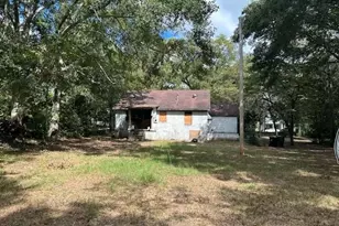 402 Atlanta St, Barnesville, GA 30204 - Photo 5