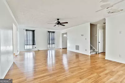 8039 Woods Lane, Jonesboro, GA 30236 - Photo 9
