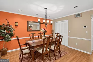 6851 Roswell Rd, Sandy Springs, GA 30328 - Photo 11