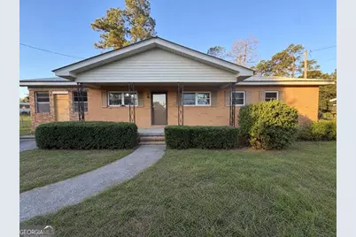 526 Soloman Street, Swainsboro, GA 30401 - Photo 1
