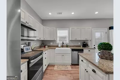 1377 Charleston Avenue, Commerce, GA 30529 - Photo 7