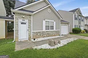 935 Lakeside Cir, Covington, GA 30016 - Photo 3