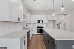 990 Bibbs Circle, Atlanta, GA 30318 - Photo 3