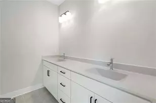 990 Bibbs Circle, Atlanta, GA 30318 - Photo 19