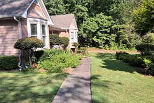 4695 Rutledge Dr, Snellville, GA 30039 - Photo 3