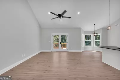 64 Harbor Heights Circle, Lavonia, GA 30553 - Photo 9