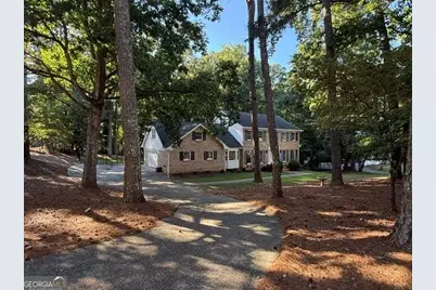 2949 Spalding Drive, Sandy Springs, GA 30350 - Photo 3