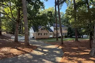 2949 Spalding Dr, Sandy Springs, GA 30350 - Photo 3