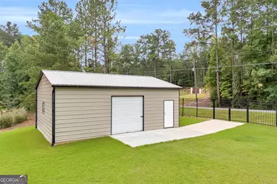 1009 Honey Lane, Loganville, GA 30052 - Photo 3