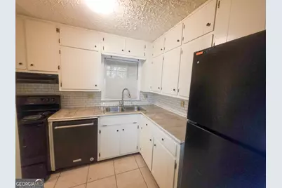 2140 Kings Gate Circle # B, Snellville, GA 30078 - Photo 3