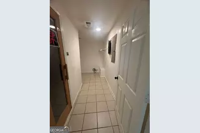 6084 Riveroak, College Park, GA 30349 - Photo 5