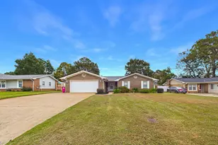 204 Scarborough Rd, Centerville, GA 31028 - Photo 3