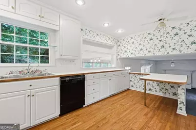 2051 Hemlock Trail, Snellville, GA 30078 - Photo 11