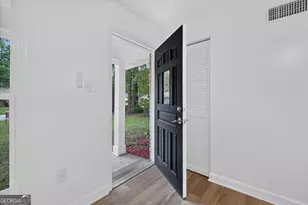 1629 Glenridge Dr, Savannah, GA 31415 - Photo 5