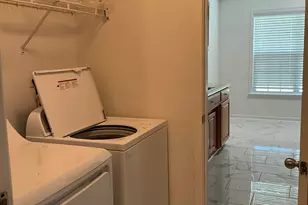 305 Manchester Ln, Byron, GA 31008 - Photo 3