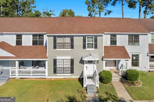 912 Pineland Ave, Hinesville, GA 31313 - Photo 1