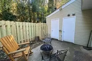 1401 Wedgewood Ct, Sandy Springs, GA 30350 - Photo 17