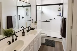 7953 Woodlake Dr, Riverdale, GA 30274 - Photo 5