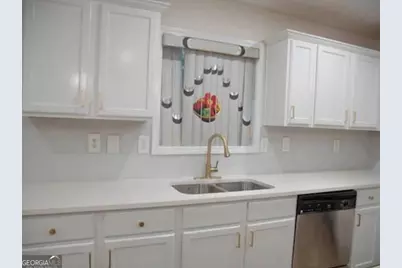 6681 Point Of Woods Drive, Stone Mountain, GA 30087 - Photo 21