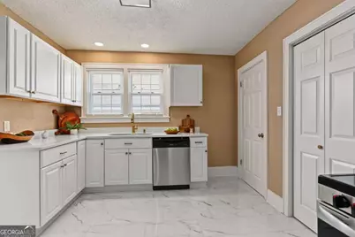 3106 Falligant Avenue, Thunderbolt, GA 31404 - Photo 11