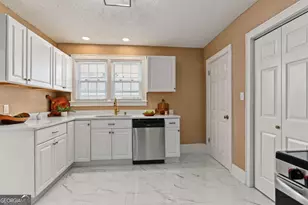 3106 Falligant Ave, Thunderbolt, GA 31404 - Photo 11