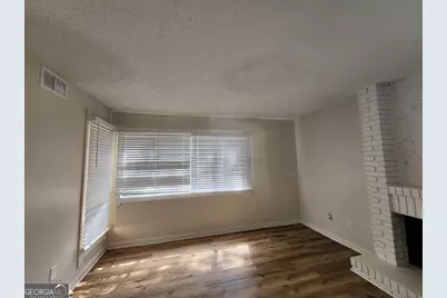1086 Village Road, Stone Mountain, GA 30088 - Photo 9