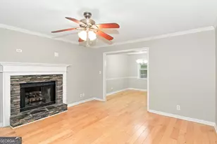 28 Pine Grove Cir, Newnan, GA 30263 - Photo 3