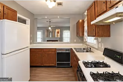 761 Hairston Terrace, Stone Mountain, GA 30088 - Photo 3