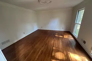 5820 Wyndemere Ln, Stone Mountain, GA 30087 - Photo 5