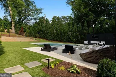 4063 Rickenbacker Drive NE, Atlanta, GA 30342 - Photo 5