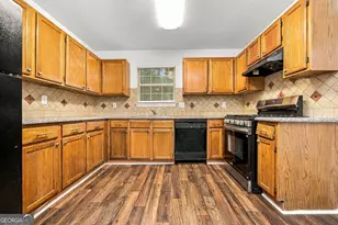 6309 Phillips Ct, Lithonia, GA 30058 - Photo 5
