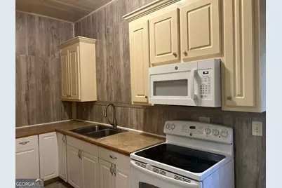 245 Atlanta Street, Barnesville, GA 30204 - Photo 5