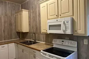 245 Atlanta St, Barnesville, GA 30204 - Photo 5
