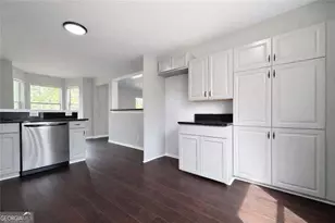 5356 Biffle Rd, Stone Mountain, GA 30088 - Photo 11