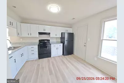 391 N Beach Court, Riverdale, GA 30274 - Photo 5