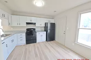 391 N Beach Ct, Riverdale, GA 30274 - Photo 5