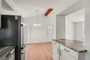 8984 Bentwood Ln, Riverdale, GA 30274 - Photo 7
