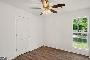 8984 Bentwood Ln, Riverdale, GA 30274 - Photo 17