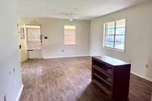 307 S River St, Claxton, GA 30417 - Photo 5
