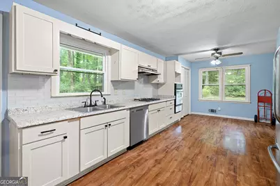 195 Rosewood Avenue, Tyrone, GA 30290 - Photo 5