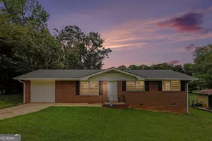 2541 Burton Cir, Morrow, GA 30260 - Photo 3