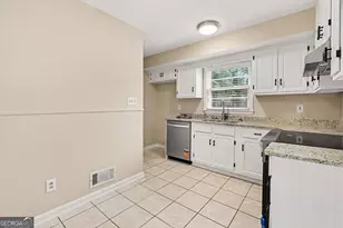 2541 Burton Cir, Morrow, GA 30260 - Photo 15