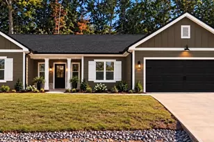 1066 Oglesby Blvd, Elberton, GA 30635 - Photo 1