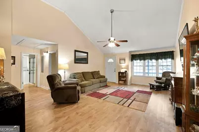 549 Burnett Rd, Byron, GA 31008 - Photo 9