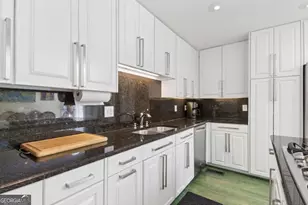 4274 Wieuca Overlook NE, Atlanta, GA 30342 - Photo 13