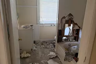 718 W 38th St, Savannah, GA 31415 - Photo 11