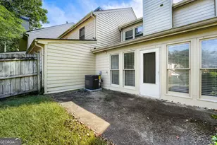 410 Forestgate Ct, Sandy Springs, GA 30350 - Photo 17
