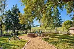 19 Oakfield Dr SE, Rome, GA 30161 - Photo 9