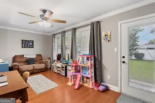 525 S Lewis St, Metter, GA 30439 - Photo 23